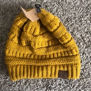 Mustard knit beanie